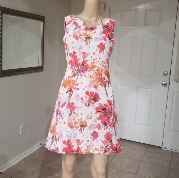 madison leigh Dresses & Skirts - Madison leigh 6 artsy watercolor floral display sleeveless squareneck pockets
